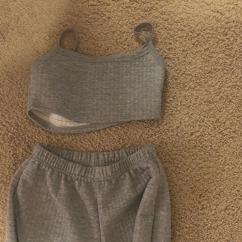 Gray Textured Crop Top and sweatpants Set